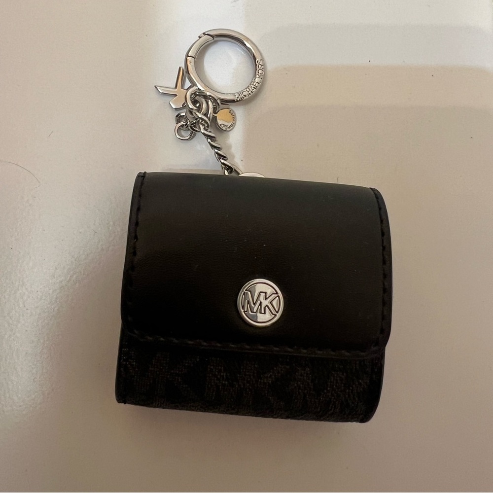 Michael Kods AirPods case - never used